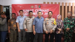 Tiga Pilar Duren Sawit Melalui Jumat Curhat Ajak Warga Jaga Kamtibmas Pemilu 2024