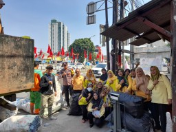 Giat Bhabinkamtibmas Kelurahan Palmeriam dan FKDM Monitoring Bank Sampah