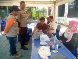 Pak Bhabin Monitoring Kegiatan Pemeriksaan Kesehatan Calon Anggota KPPS