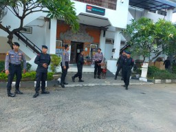 Guna Menjamin Situasi Kondusif, Subsatgas Sterilisasi Preventif OMB 2023 Polda Bali Patroli ke Kantor KPU Provinsi Bali