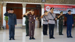Kapolres Buleleng Mengikuti Upacara Hari Bela Negara ke-75 Tahun 2023 di Kabupaten Buleleng