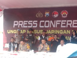 Satresnarkoba Polrestabes Surabaya Berhasil Amankan Dua Kurir Narkotika Jenis Sabu Jaringan Sumatera