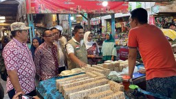 Sidak Pasar Kabupaten Malang, Harga Bahan Pokok Menjelang Natal Turun Drastis, Satgas Pangan Pastikan Ketersediaan Terjaga !