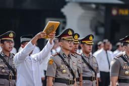 Upacara Serah Terima Jabatan Wakapolrestabes Surabaya, Kapolsek Jajaran dan Pelantikan Kasat Resnarkoba Polrestabes Surabaya