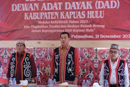 Fransiskus Diaan Membuka Rapat Kerja Dewan Adat Dayak Kabupaten Kapuas Hulu
