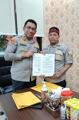 Program "Jaga Kampung" FWJI Korwil Surabaya Audiensi Dengan Kapolres Bangkalan