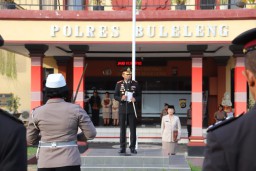 Kapolres Buleleng, Pimpin Upacara Bendera Peringatan Hari Ibu Tahun 2023