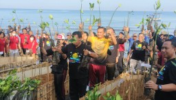 Kapolres Buleleng Bersama Forkopimda Kabupaten Buleleng dan Masyarakat, Aksi Gerakan Penanaman Pohon