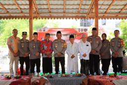 Gelar Jum'at Curhat, Kapolres Tuban Ajak Masyarakat Jaga Kerukunan Meski Beda Pilihan