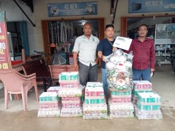 Natal Bawa Berkah, PT Mayawana Berbagi Kasih di Sekitar Perusahan
