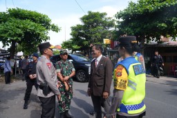 Kapolda Bali Bersama Danrem 163/Wira Satya Kembali Cek 2 Titik Gereja, Guna Memastikan Situasi Tetap Kondusif