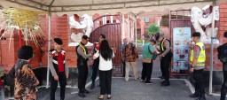 Ibadah Misa Perayaan Natal ke -2 Di Gereja Katedral: Kapolsek Dentim Lakukan Pengecekan, Pastikan Ibadah Berjalan Lancar