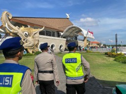Cegah Gangguan Kamtibmas Polairud OMB Patroli Dermaga Matahari Terbit Sanur
