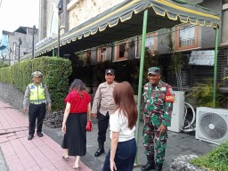 Operasi Lilin Agung 2023: Satgas Kamseltibcar Lantas Pengamanan di Gereja