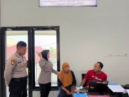 Patroli Operasi Lilin Semeru Polres Sampang Gagalkan Aksi Perempuan Bunuh Diri