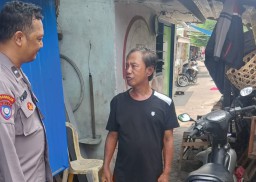 Inilah Bentuk Perhatian Kapolsek Simokerto Kepada Masyarakat nya Diwaktu Libur Panjang Natal Tahun Baru