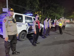 Polsek Simokerto Laksanakan Giat Patroli Malam Hari Antisipasi Tindak Pidana Kejahatan 