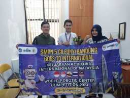 Siswa SMP Kabupaten Bandung wakili Indonesia di Kejuaraan World Robotic Center Competition di Malaysia