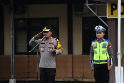 Ratusan Personil Gabungan Siap Amankan Malam Pergantian Tahun Baru 2024 di Kabupaten Sampang