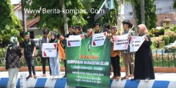 Unjuk Rasa Mahasiswa Bondowoso Dukung Polri Wujudkan Pemilu Damai 2024