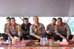 Giat Jumat Curhat Polres Malang di Desa Ampelgading, Masyarakat Bicara Langsung dengan Kapolres Terkait Pelayanan SIM dan Program Samsat Keliling
