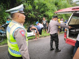 Tragedi Tabrak Lari di Dampit, Remaja Tewas, Pelaku Diburu Polisi !
