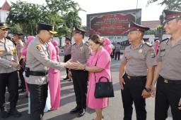 158 Personil Polrestabes Surabaya Naik Pangkat, 90 Masuk Masa Purna Tugas