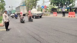 Pos Pam Nataru 2024, Polsek Benowo Lakukan Pengaturan Lalin Cegah Kecamatan dan Laka Lantas