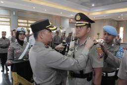 Kapolresta Malang Kota Pimpin Upacara Serah Terima Jabatan dan Kenaikan Pangkat