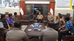 Perkuat Sinergitas, Bawaslu Kota Surabaya Kunjungi Polrestabes Surabaya