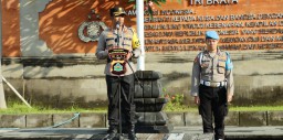 Lakukan Konfirmasi Positif dan Semangat Setiap Hari Penekanan Kapolres Karangasem Saat Pimpin Apel Jam Pimpinan
