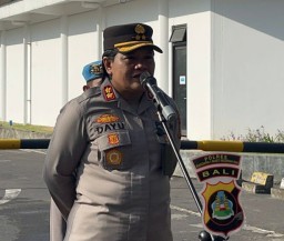 Apel Jam Pimpinan Terakhir Pesan Kapolres Bandara I Gusti Ngurah Rai Jaga Polres Ini Dengan Baik