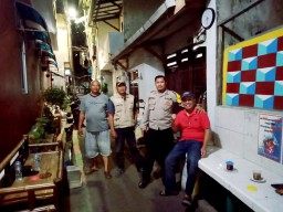 Makin Dekat Warga, Bhabinkamtibmas Palmeriam Sambang Dialogis Gabung FKDM
