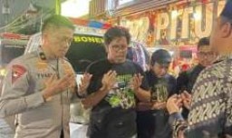 Polda Jatim Beri Satu Unit Ambulace Untuk Bonek Rescue Bentuk Apresiasi Kedewasaan Suporter