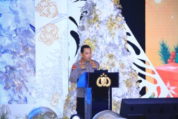 Di Acara Natal Bersama Polri, Kapolri Titip Cooling System ke Tokoh Lintas Agama