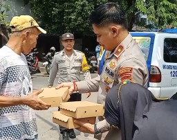 Kapolsek Simokerto Rajin Tangkap Pelaku Kejahatan dan Sedekah