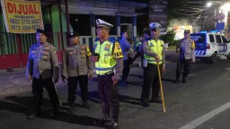 Dengan Kekuatan Lebih Besar dan Bawa Tongkat Polisi Pantau Lokasi Rawan Tawuran
