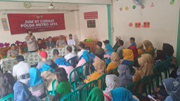 Giat Sholat Jumat Keliling, Kasubdit Bintibsos PMJ: Tetap Jaga Silaturahmi Jelang Pemilu 2024