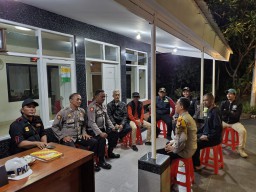 Bhabinkamtibmas Edukasi Kamtibmas Terkait Bahaya Hoax Pemilu 2024