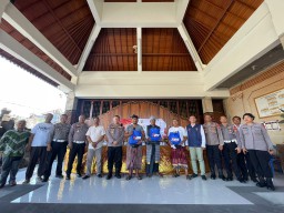 Gelar Minggu Kasih, Polda Bali Sasar Masyarakat Desa Ubung Kaja