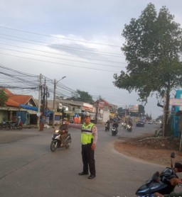 Ciptakan Kelancaran Lalu Lintas Polsek Pasar Kemis Polresta Tangerang Ngatur Lalin
