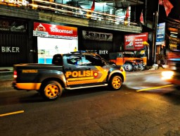 Sat Samapta Polres Karangasem Tingkatkan Patroli Blue Light Hingga ke Pemukiman