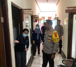 Kapolres Karangasem Mengecek Kesiapan Klinik Pratama Polres Karangasem Dalam Pemberian Pelayanan Kesehatan