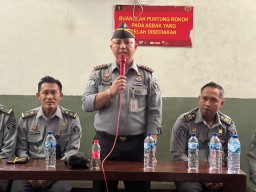 Kalapas Narkotika Kelas IIA Pamekasan Kanwil Kemenkumham Jatim Berikan Pengarahan Kepada Warga Binaan