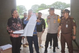 Pastikan Kesiapan Pemilu 2024, Kapolres Probolinggo Bersama Forkopimda Tinjau Gudang Logistik KPU