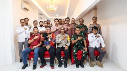 Sinergitas TNI Polri, Kapolres Metro Jakarta Timur Cek Kesiapan Pemilu 2024 di Kantor Bawaslu dan KP