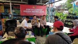 Jumat Curhat, Polisi Tampung Semua Curhat dan Masukan Warga RW 09 Penggilingan Cakung