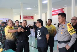 Tingkatkan Kemampuan, Kapolda Bali Gelar Latihan Menembak