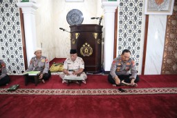 Menuju Pemilu 2024Menuju Pemilu 2024 Aman dan Damai, Polres Bangkalan Gelar Khotmil Qur'an