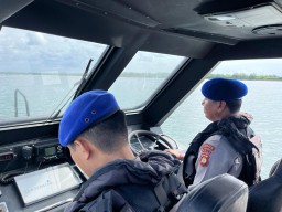 Jaga Situasi Kamtibmas Satgas Polairud Patroli Dialogis Pantai Cemara